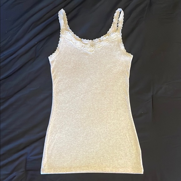 Set of 3 Lace Trim Tank Tops - Picture 4 of 5